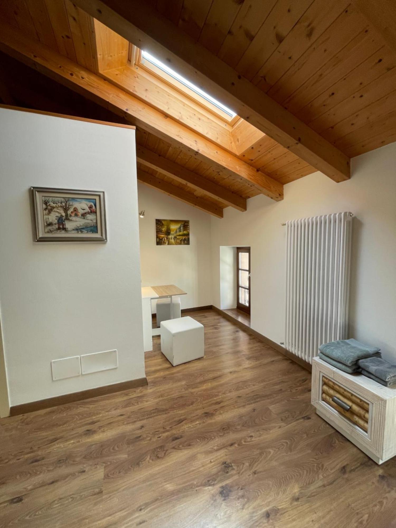 Casa Ramona Villa มัลเชซิเน ภายนอก รูปภาพ