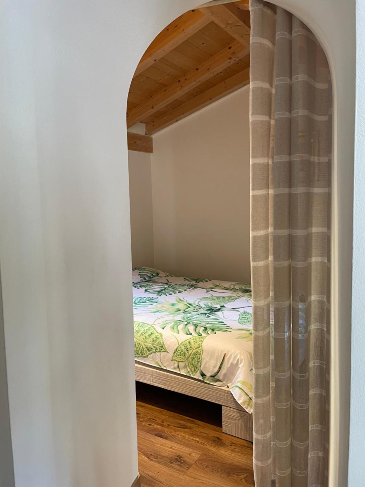 Casa Ramona Villa มัลเชซิเน ภายนอก รูปภาพ